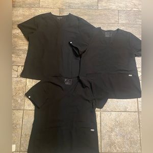 3 scrub tops size xl. Excellent condition